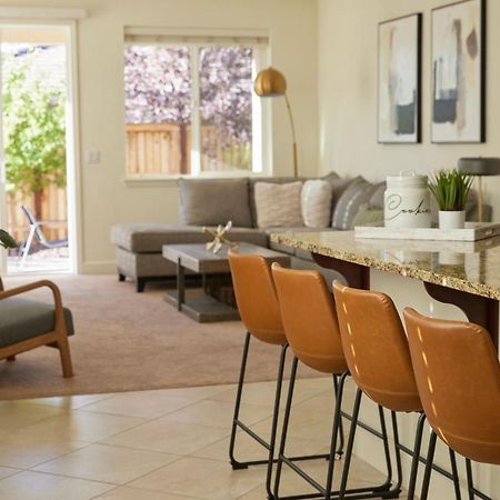 רינו New Upscale House, Tahoe 30-Min W/ Cal King מראה חיצוני תמונה