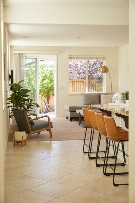 רינו New Upscale House, Tahoe 30-Min W/ Cal King מראה חיצוני תמונה