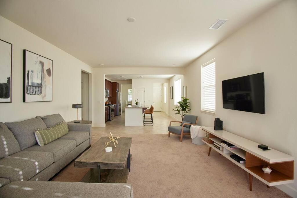 רינו New Upscale House, Tahoe 30-Min W/ Cal King מראה חיצוני תמונה