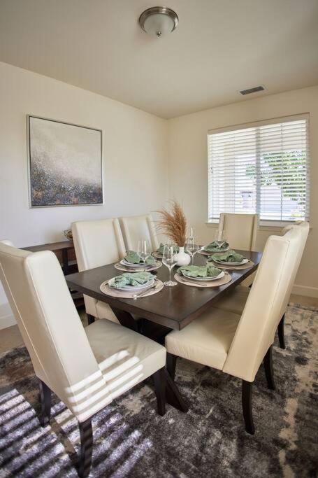 רינו New Upscale House, Tahoe 30-Min W/ Cal King מראה חיצוני תמונה