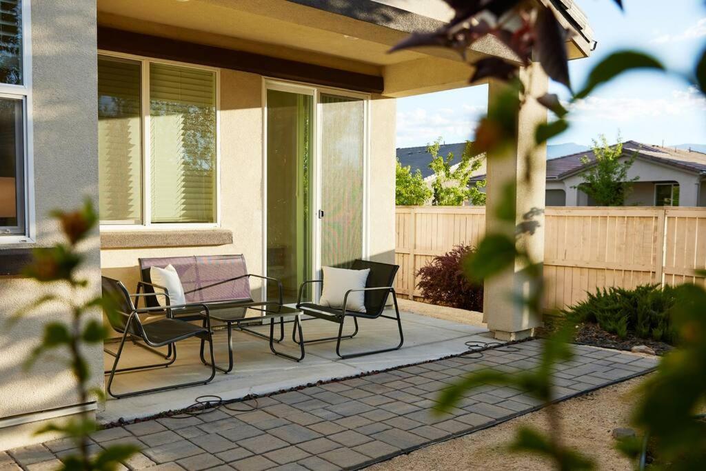 רינו New Upscale House, Tahoe 30-Min W/ Cal King מראה חיצוני תמונה