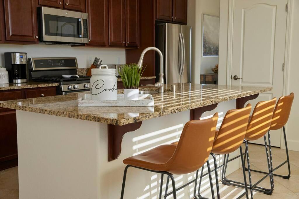 רינו New Upscale House, Tahoe 30-Min W/ Cal King מראה חיצוני תמונה