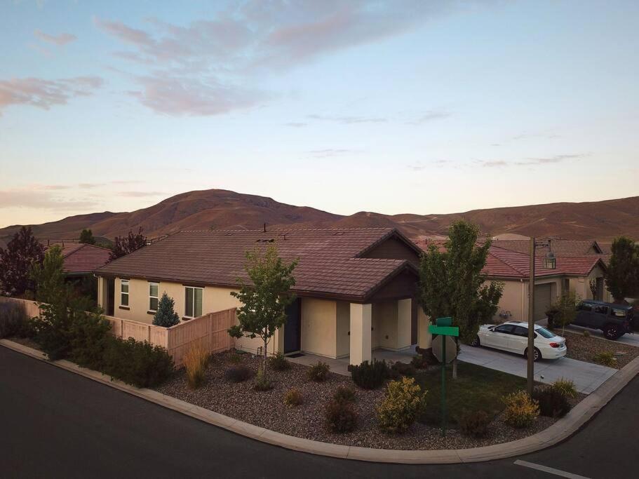 רינו New Upscale House, Tahoe 30-Min W/ Cal King מראה חיצוני תמונה