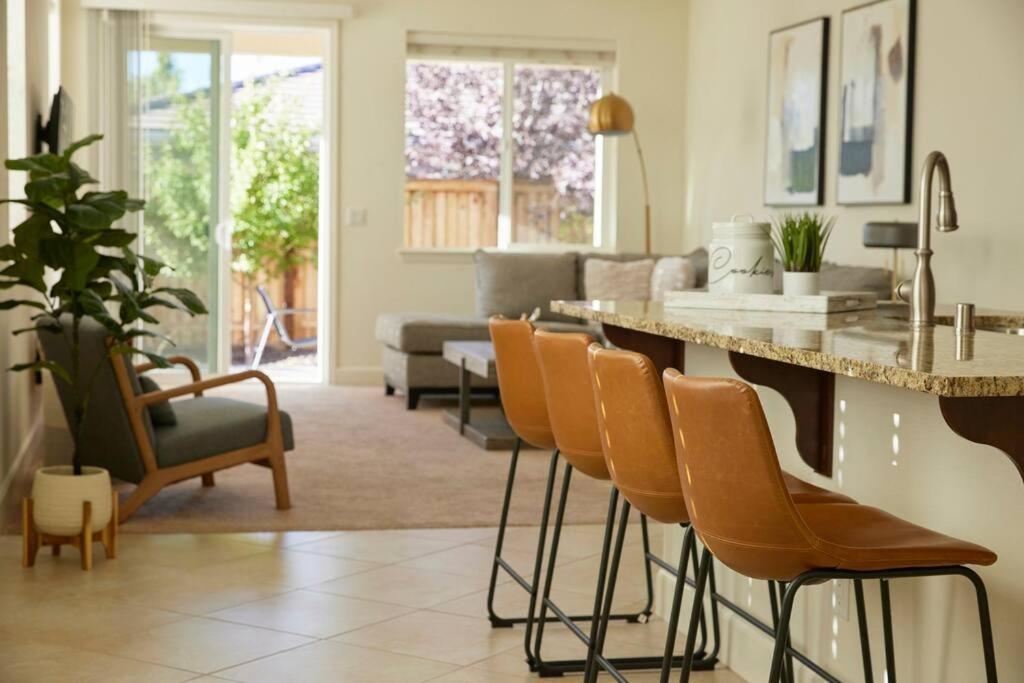 רינו New Upscale House, Tahoe 30-Min W/ Cal King מראה חיצוני תמונה