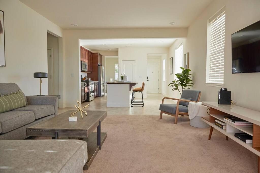 רינו New Upscale House, Tahoe 30-Min W/ Cal King מראה חיצוני תמונה