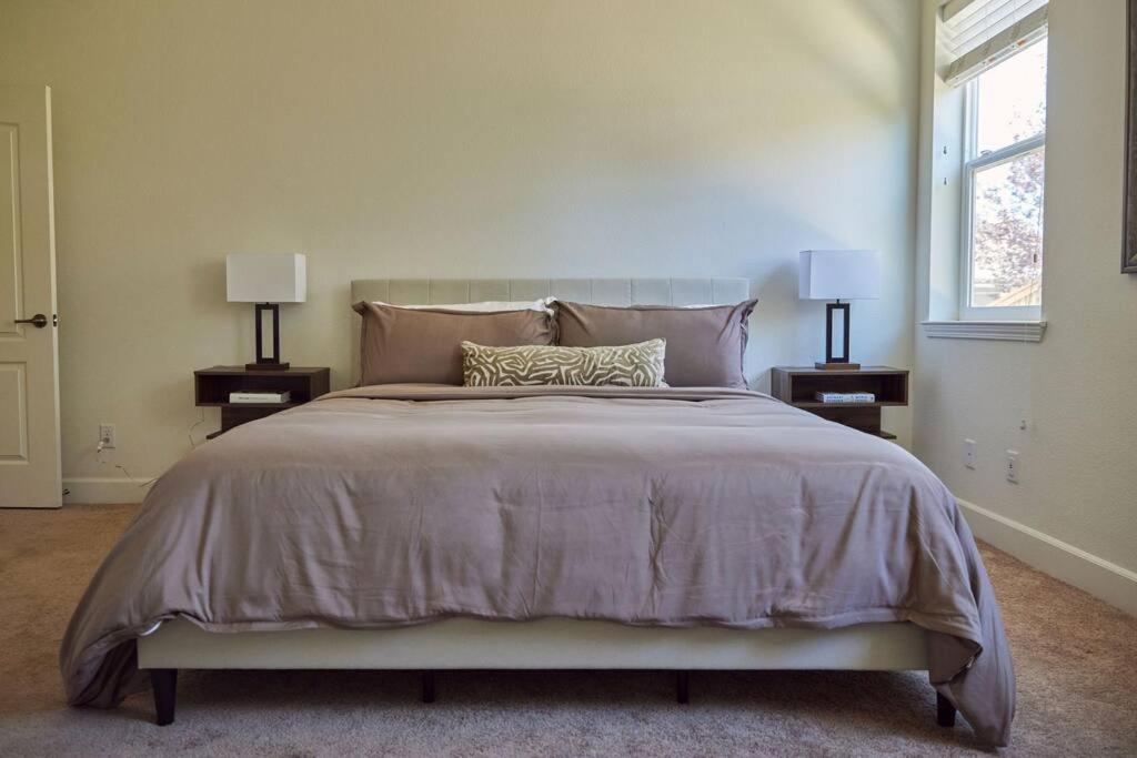 רינו New Upscale House, Tahoe 30-Min W/ Cal King מראה חיצוני תמונה